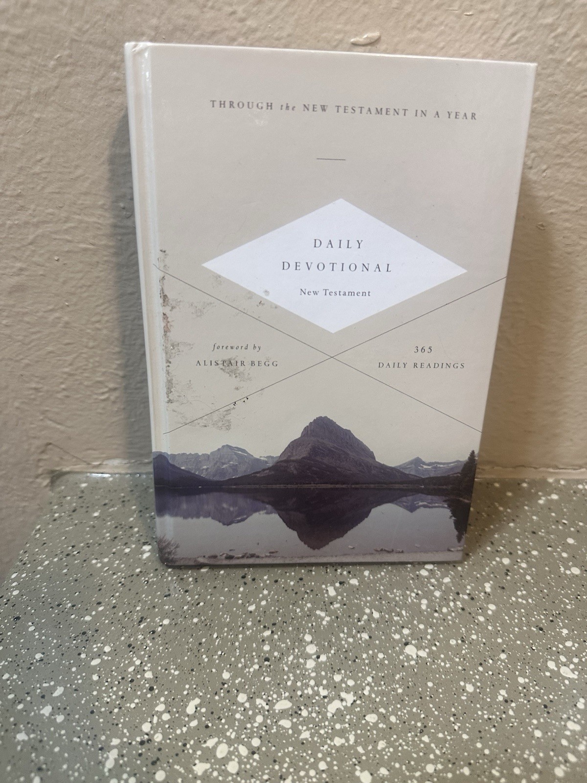 ESV Daily Devotional New Testament: Through the New Testament in a Year