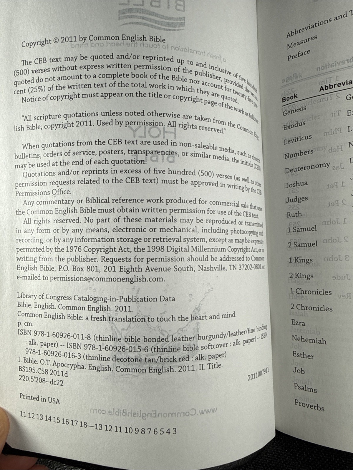 CEB Common English Thinline Bible with Apocrypha (2011 DecoTone Black)
