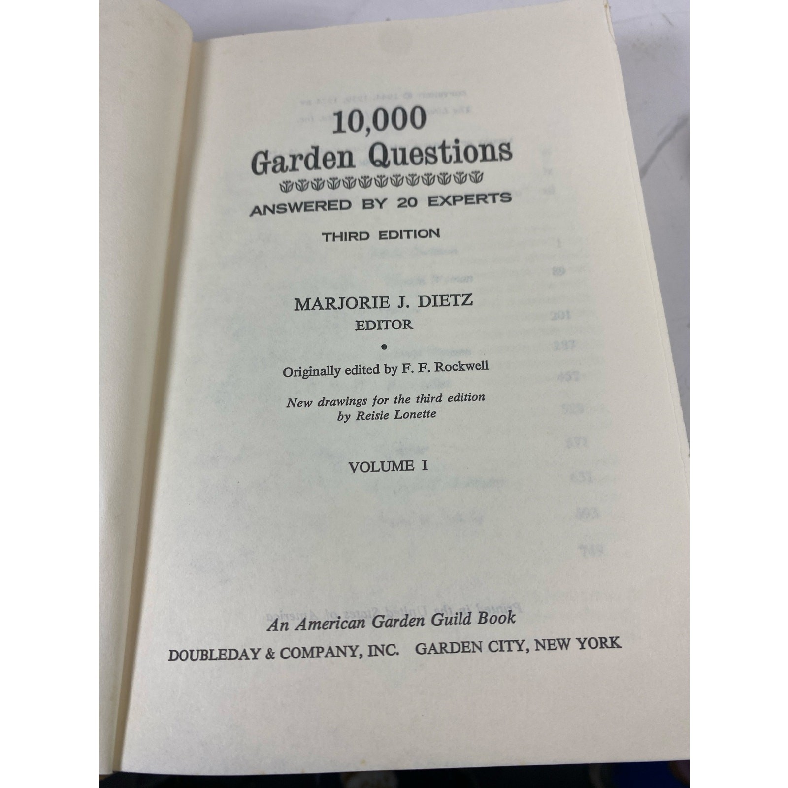 10000 Garden Questions Answered By 20 Experts 1974 Vol 1 Gardening Landscaping