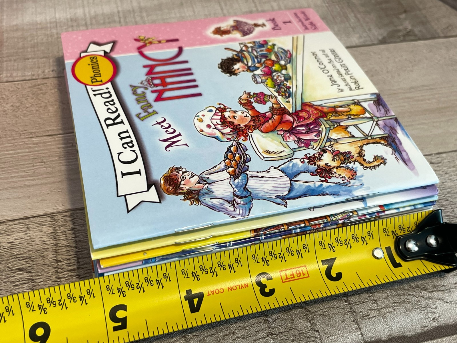 Girls I Can Read Phonics Meet Fancy Nancy 12 Books, Carry Pack & Book Marker