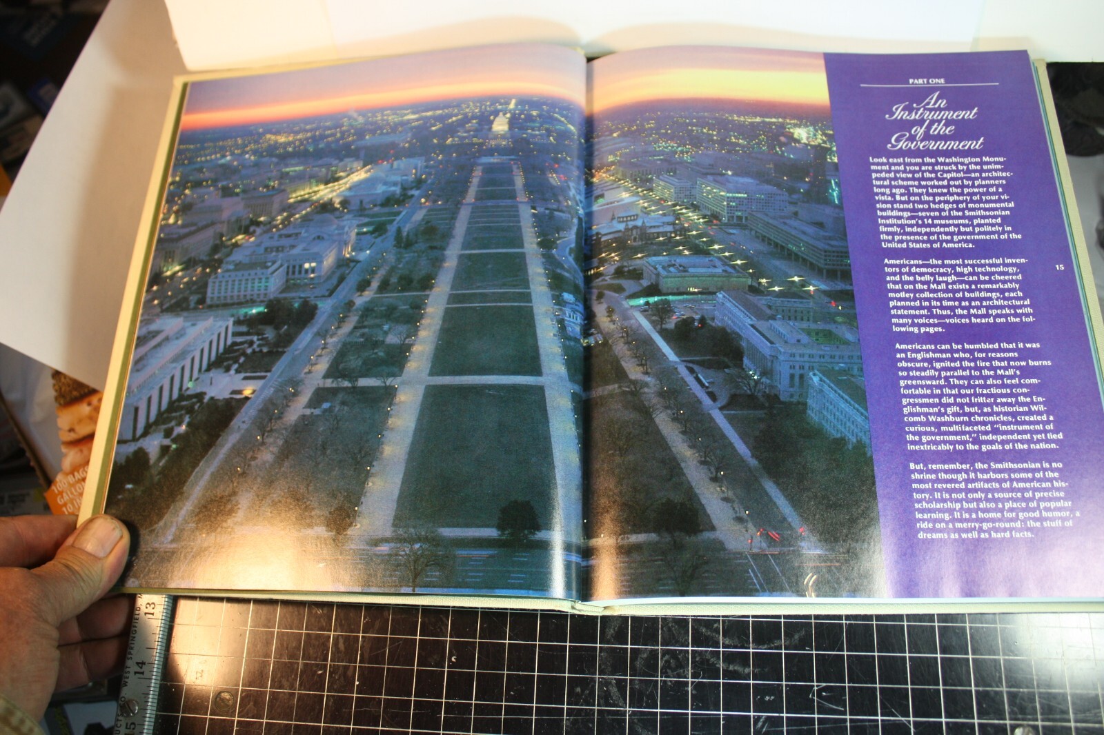 The Smithsonian Experience by The Smithsonian Institution 1977 256 pgs (080864)