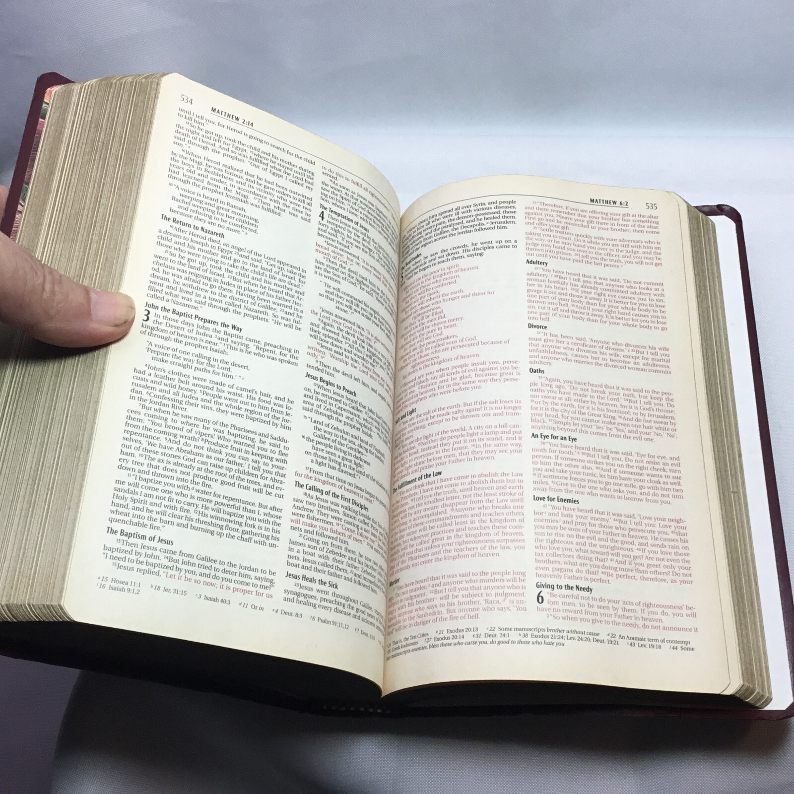 KJV Holy Bible: Gift and Award, Black Leather-Look, Red Letter 2001