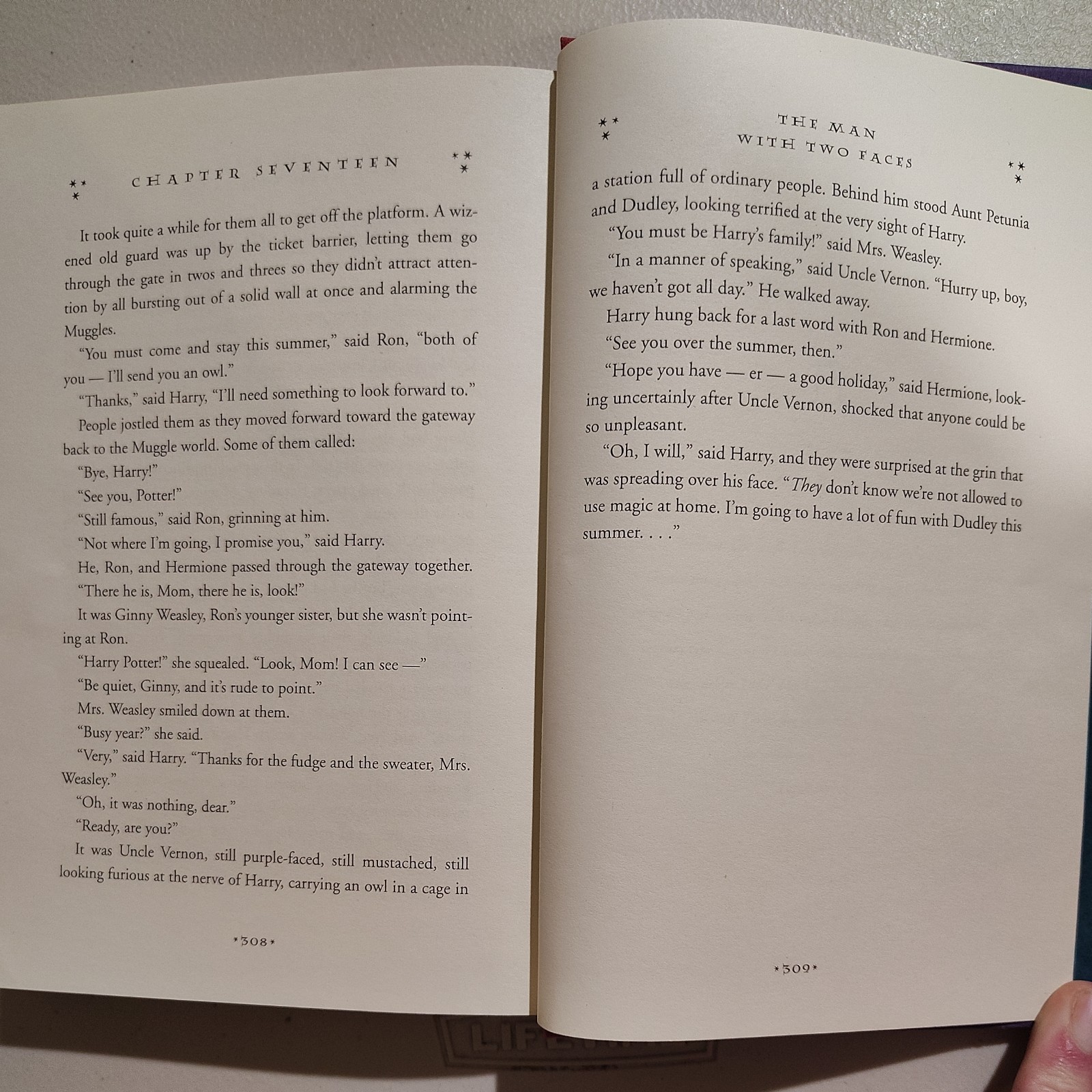 Harry Potter and The Sorcerer’s Stone First Edition 1998 HardCover 309 page Var.