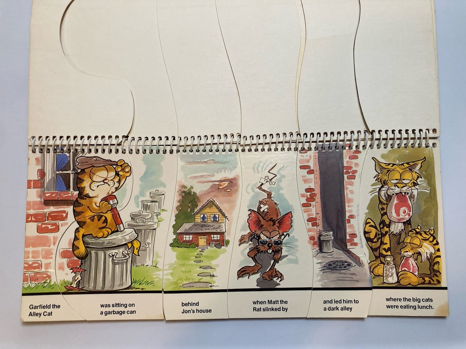1982 Garfield Mix or Match Storybook, Long Spiral Bound Flip Book 200,000 Combos