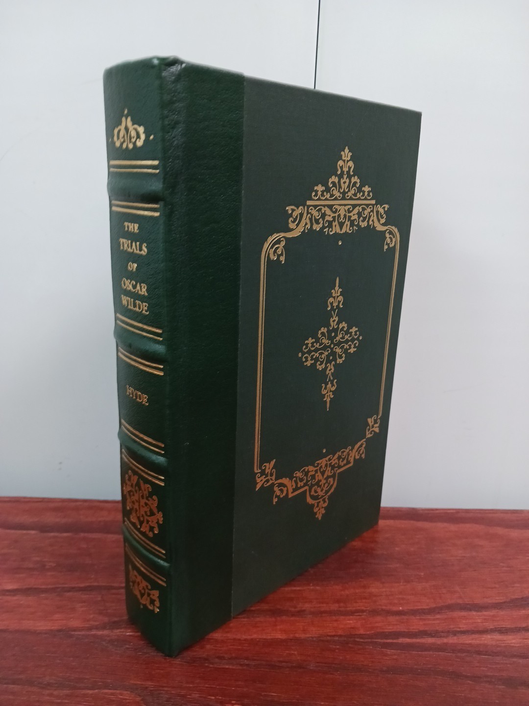 The Trials of Oscar Wilde by H. Montgomery Hyde Notable Trials Library 1989 Gold
