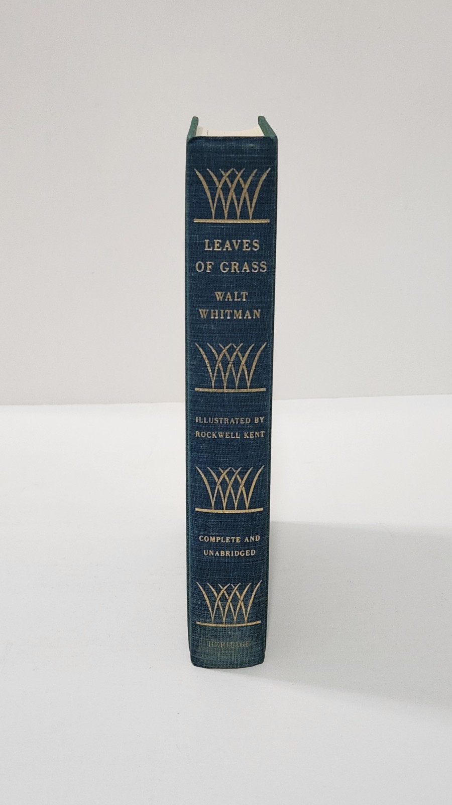 Leaves of Grass by Walt Whitman – Heritage Press 1937/65 – Slipcase HC Sandglass