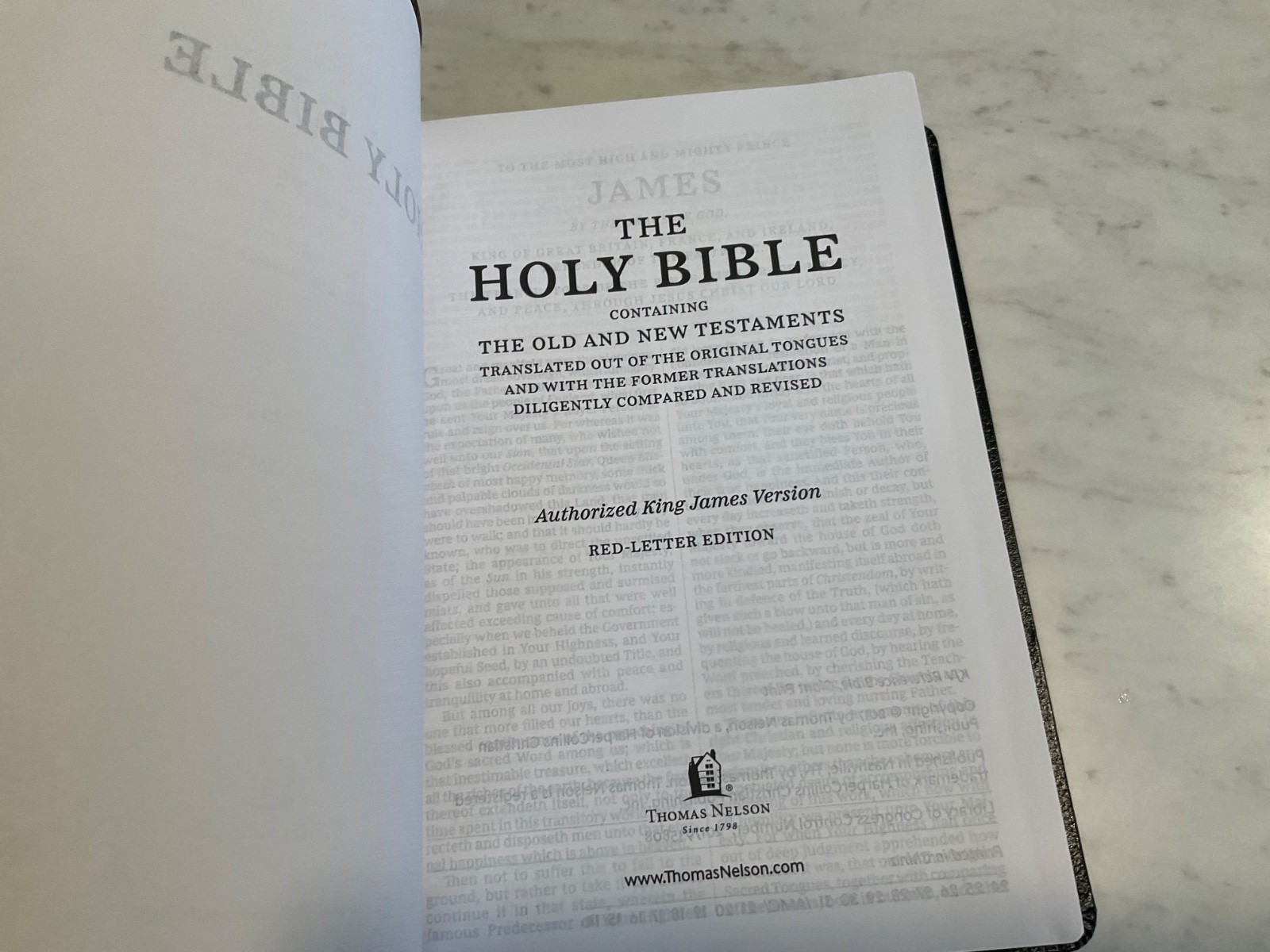 KJV Comfort Print Reference Giant Print Bible in Black Bonded Leather