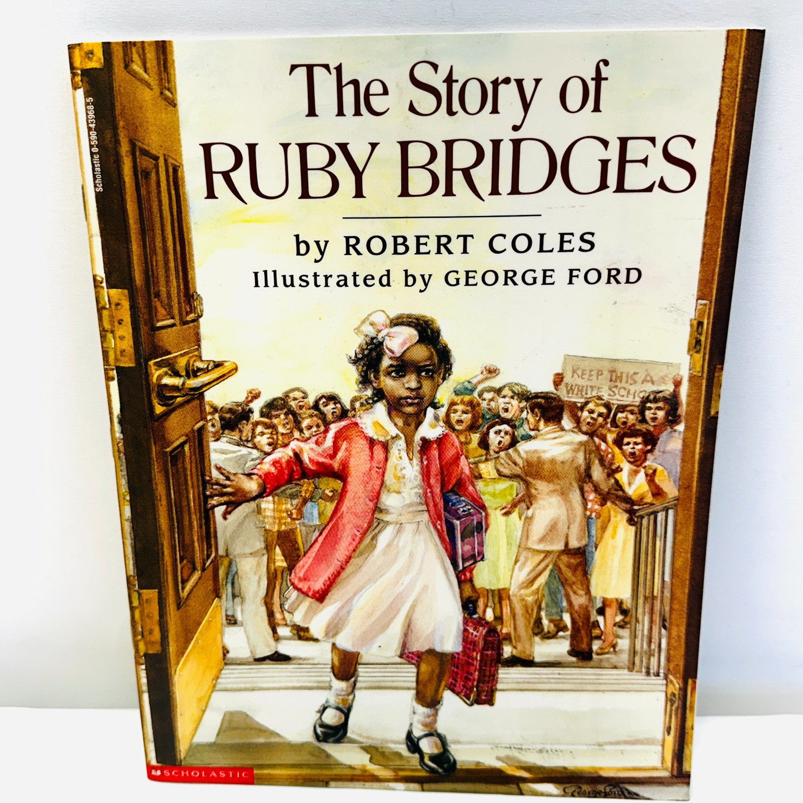 The Story of Ruby Bridges by Coles, Robert Paperback VERY GOOD Free Shipping