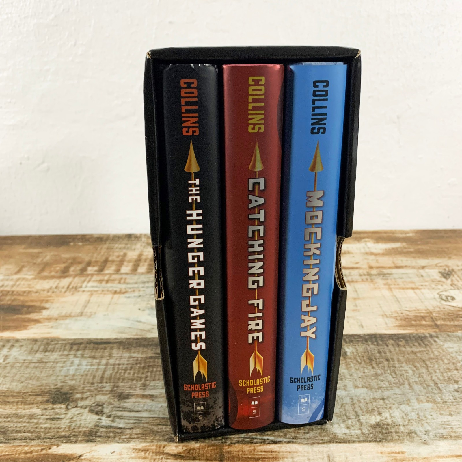 The Hunger Games Trilogy – Suzanne Collins – Box Set w/ Slipcase