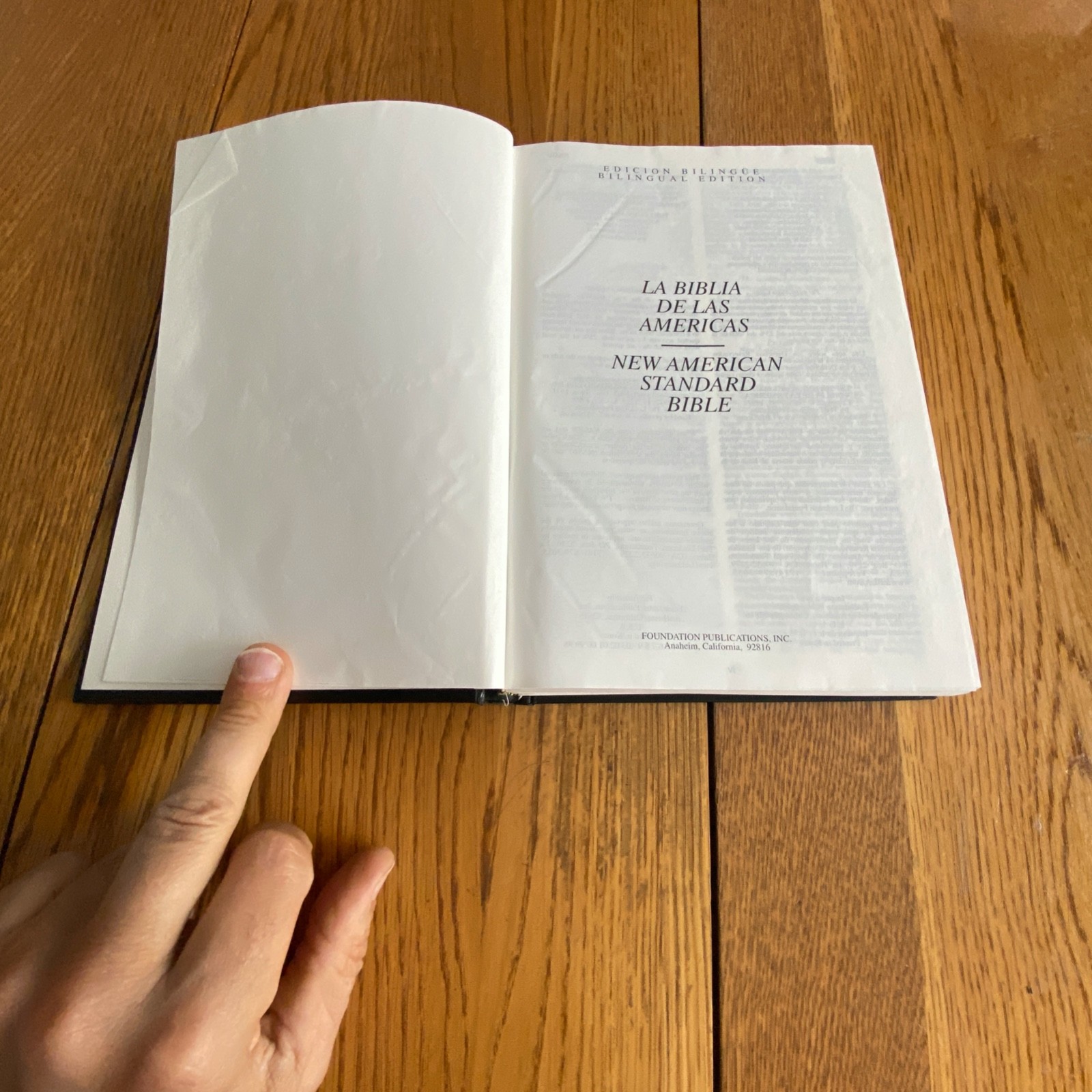 Santa Biblia Holy Bible NASB Updated Edition Bilingual Edition Hardcover Black