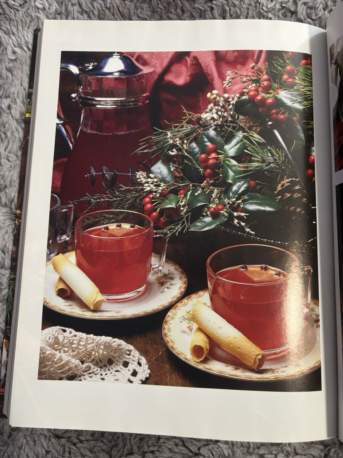 Southern Living Annual Recipes 1988 Vintage 340 Pages Good Condition 8.5″x11″