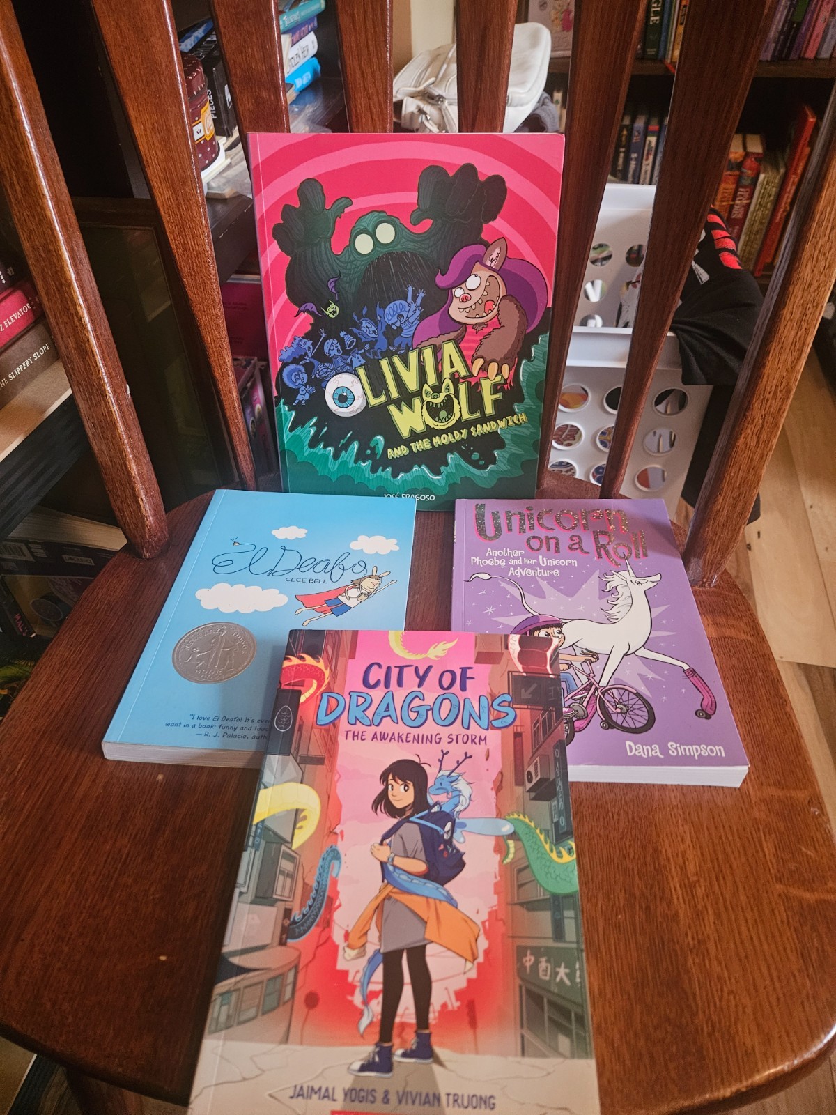 Mixed Lot of 4 Grahic Novels – El Deafo, Unicorn on a Roll City Dragons, Olivia