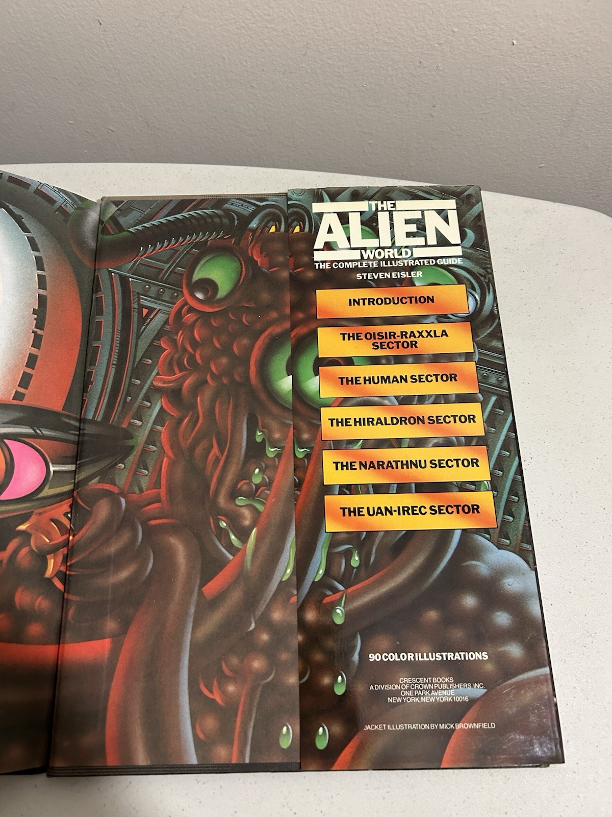 The Alien World: The Complete Illustrated Guide by Eisler, Steven