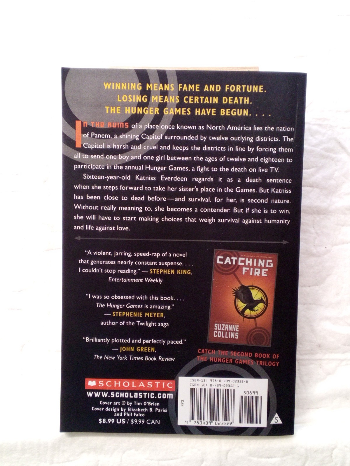 The Hunger Games (Book 1) – Paperback By Suzanne Collins – VERY GOOD
