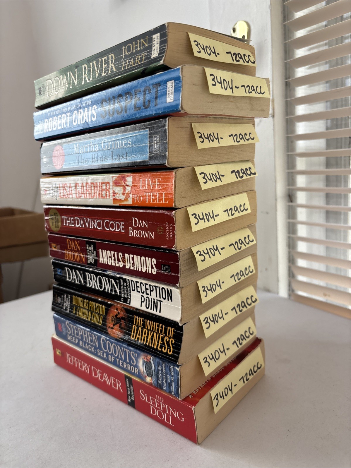 Lot of 10 Mystery and Thrillers – Mixed Authors – FREE SHIPPING