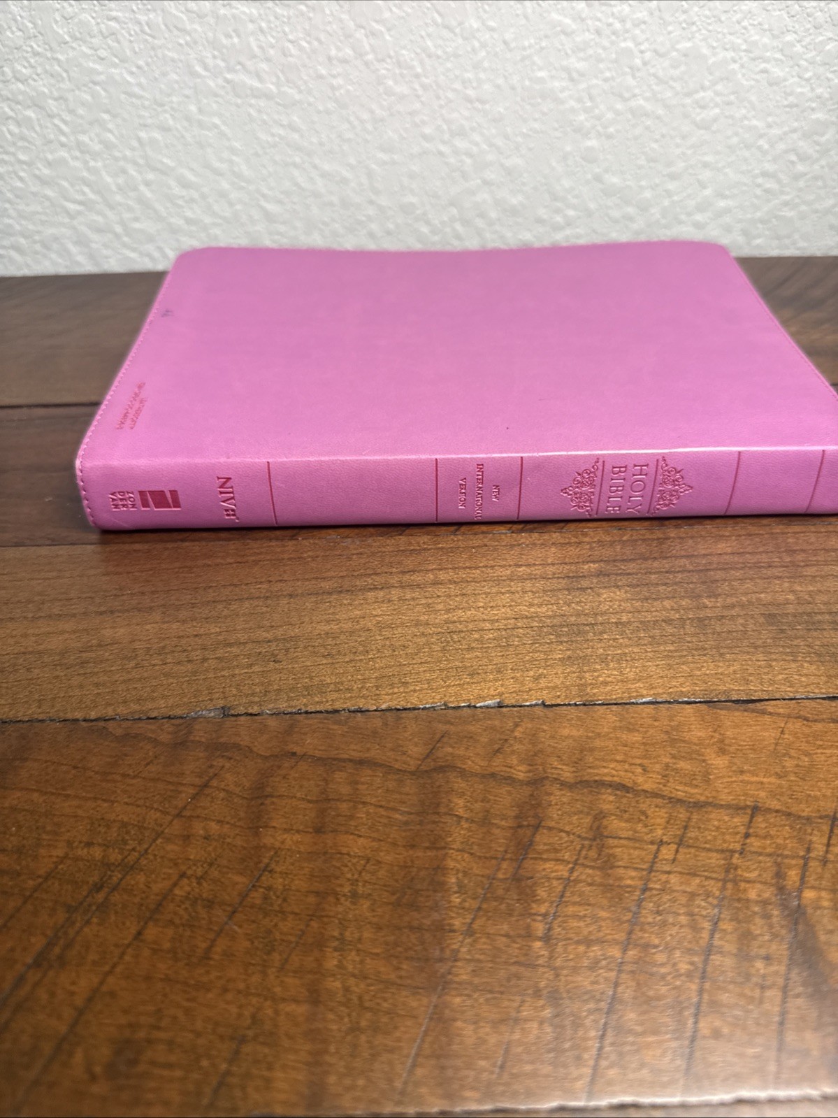 The Holy Bible Thinline NIV New International Version Large Print pink leather