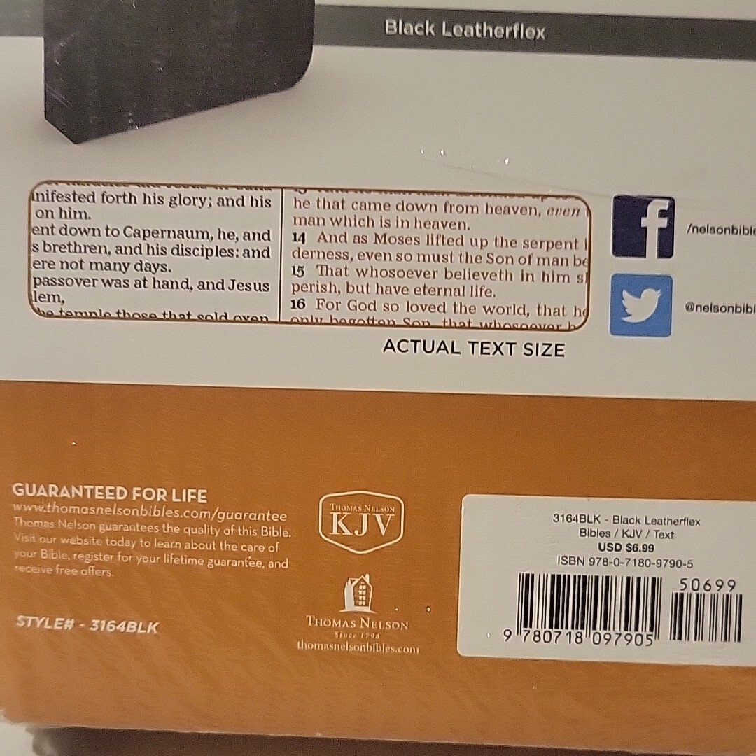 New Holy Bible New King James Version with Gift and Award Thomas Nelson NEW