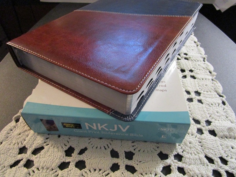 NKJV Reference Bible -Giant Print 13pt *INDEXED* Navy/Brown Imit Leather NEW!