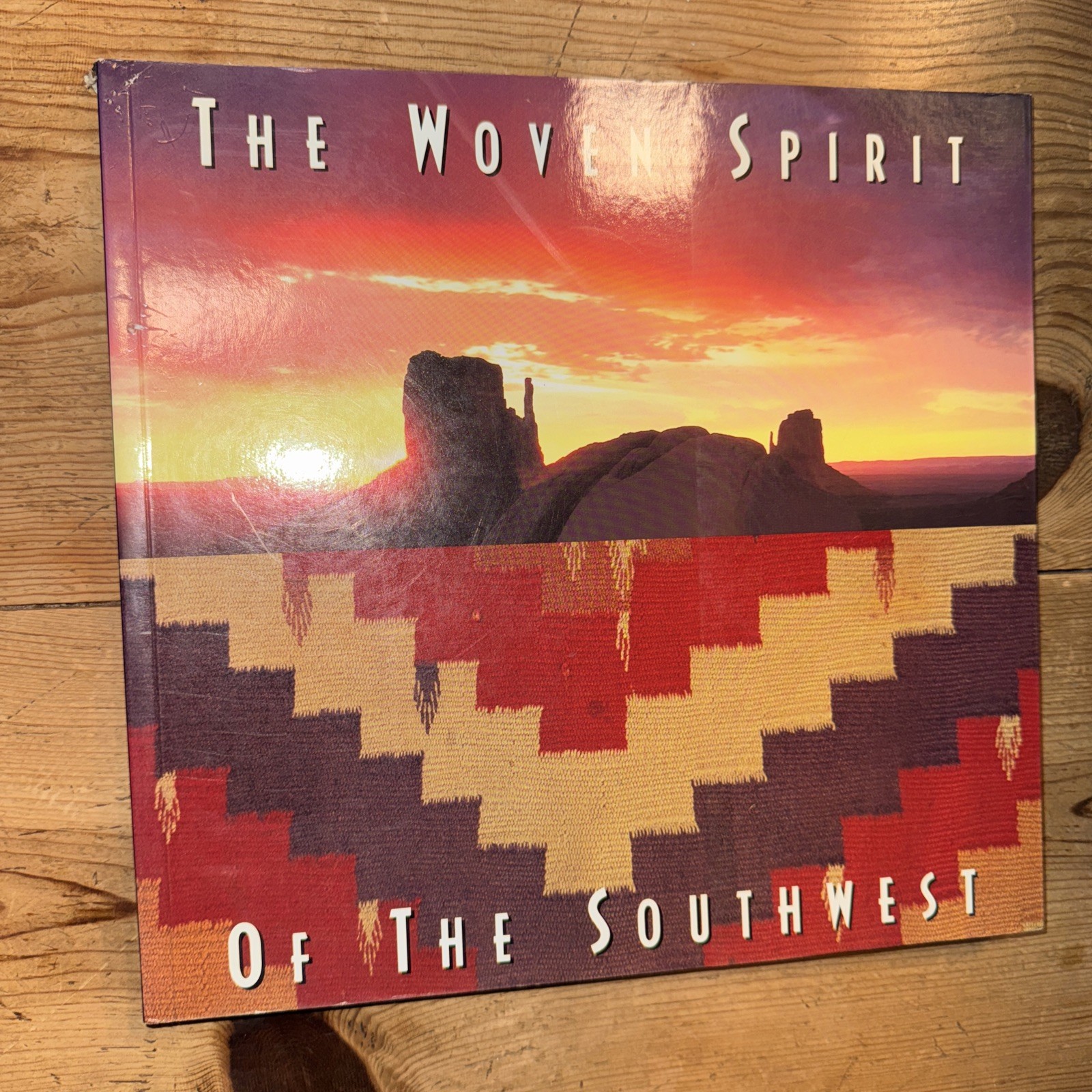 WEAVING A WORLD TEXTILES THE NAVAJO WAY OF SEEING + Woven Spirit Southwest Books