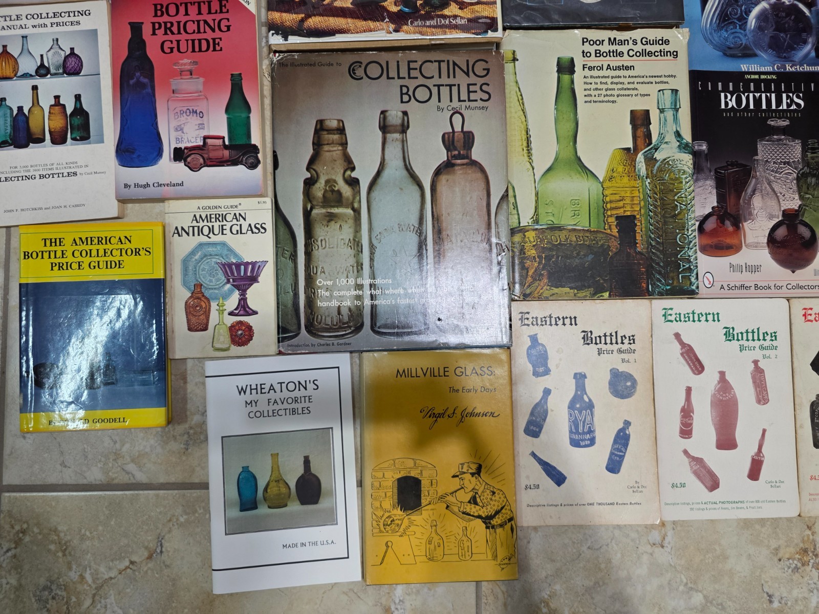 21 ANTIQUE BOTTLE BOOKS LOT- SALLARI, KETCHUM, AUSTEN, McKEARIN, MUNSEY, BLUMEN