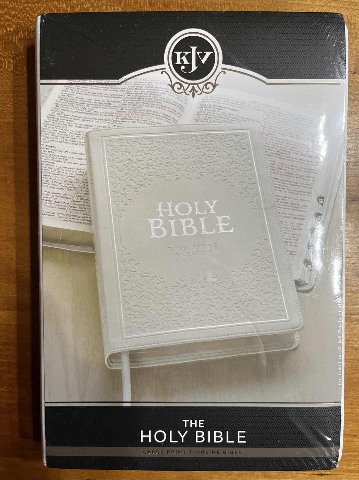 KJV Holy Bible, Thinline Large Print, White Faux Leather, Red Letter Ed. 2020