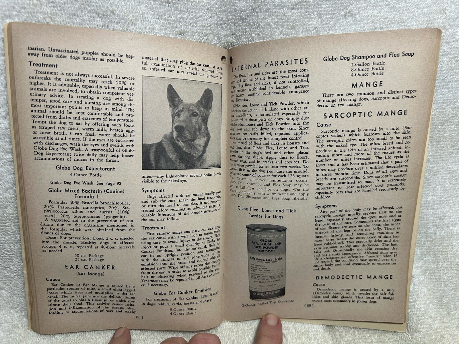The Globe Blue Book 1950s Guidebook To Animal & Poultry Health 140 Illust. Pages