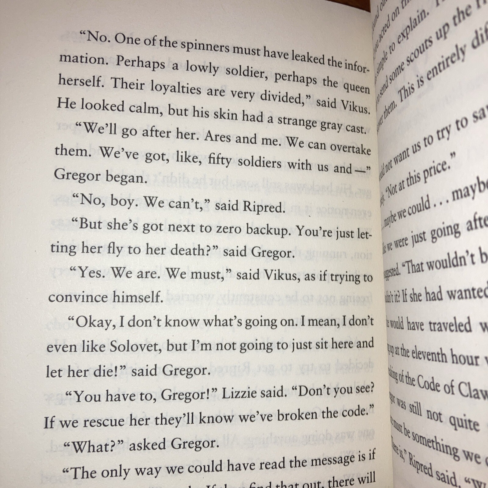The Underland Chronicles Ser.: Gregor and the Code of Claw by Suzanne Collins…