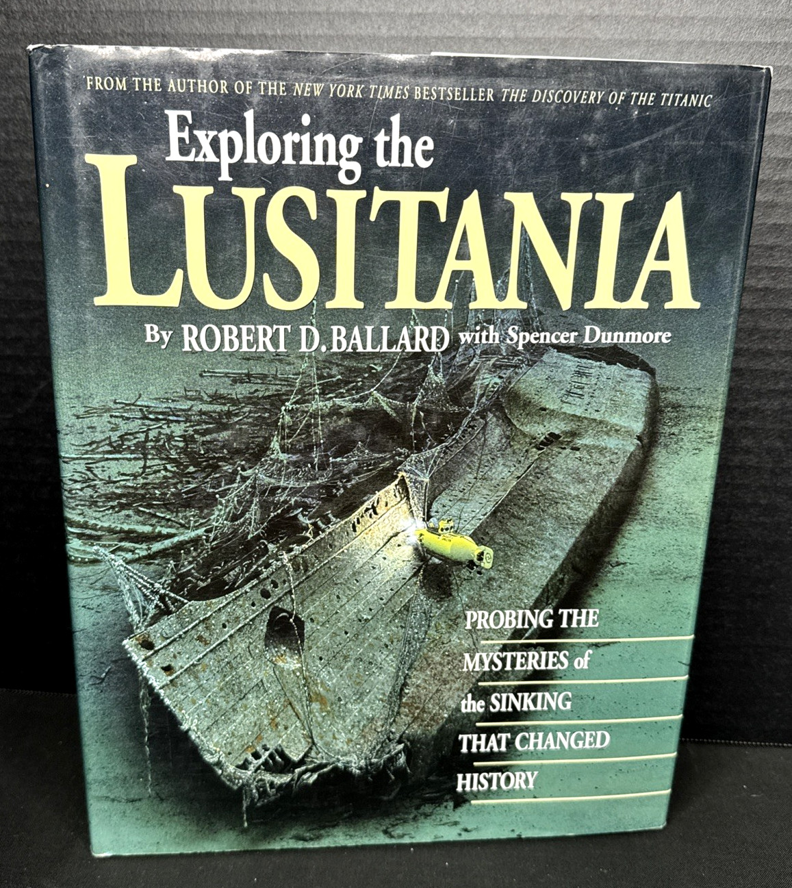 Exploring the Lusitania by Robert D. Ballard (1995, Hardcover Book) History