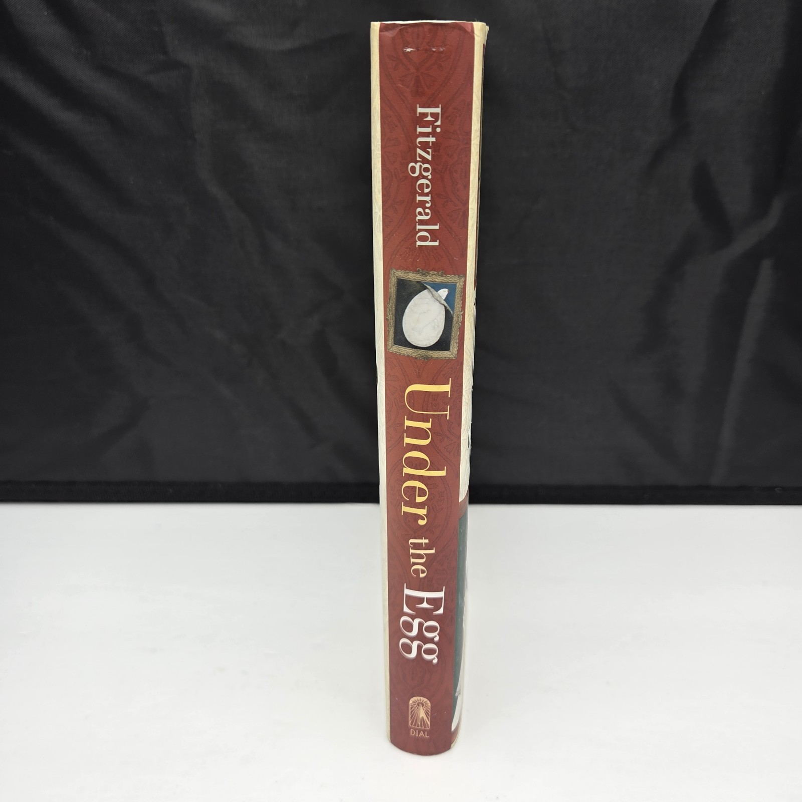 Under the Egg Laura Marx Fitzgerald Hardcover YA Mystery Art Adventure Book