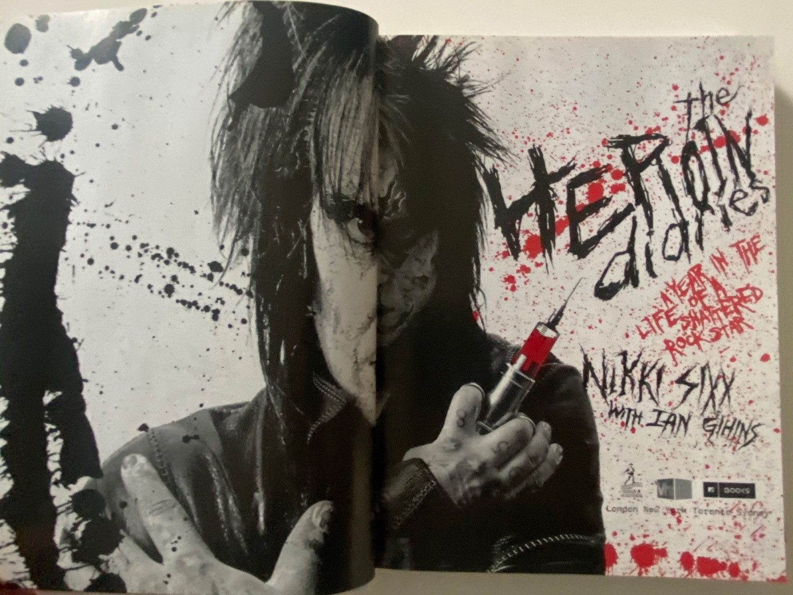 SIGNED Nikki Sixx : The Heroin Diaries 2007 1st Ed / 1st Print HCDJ ~ ACCEPTABLE