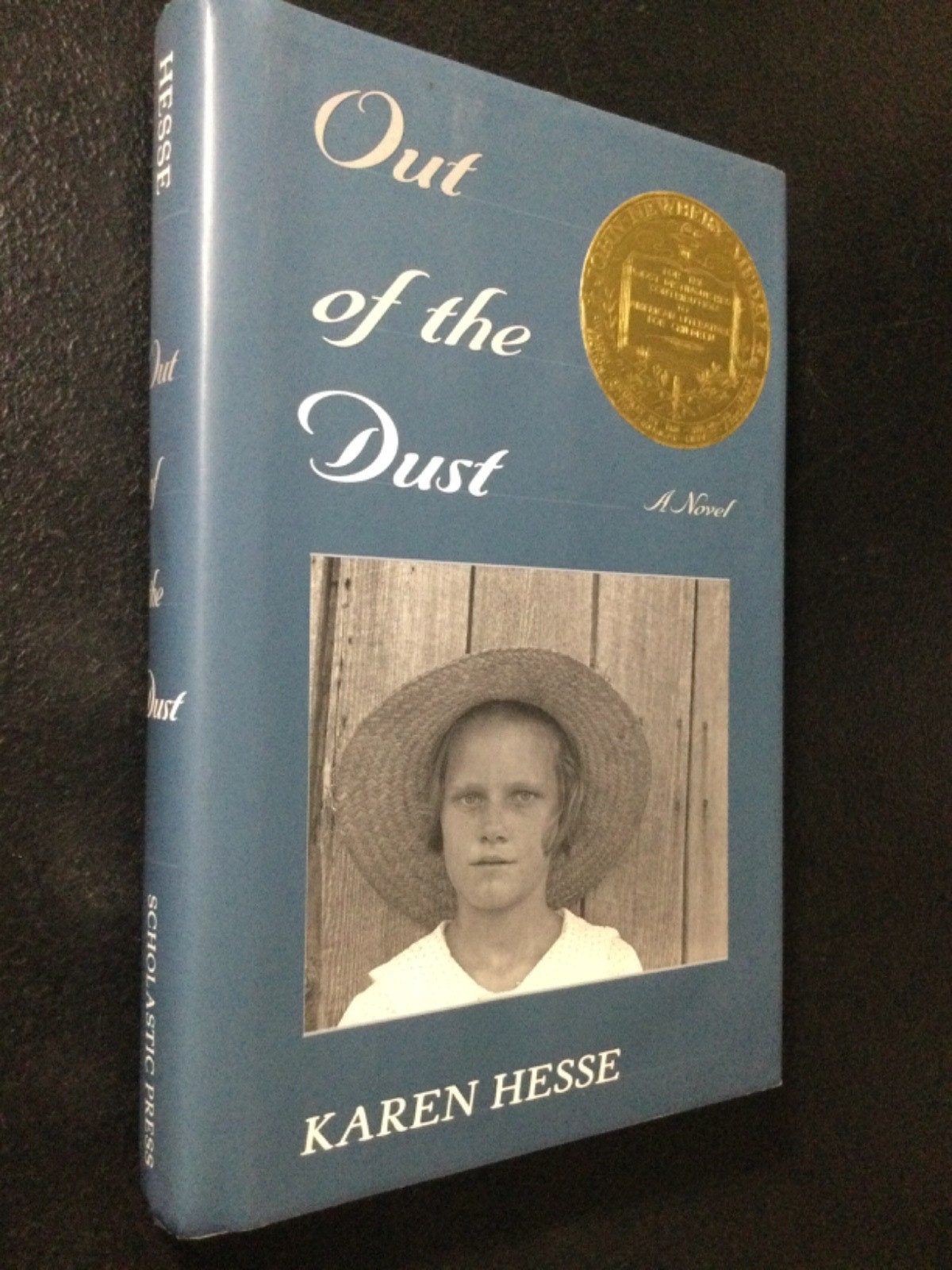Out of the Dust by Karen Hesse 1997 HC/DJ (Signed) Scholastic Press VG