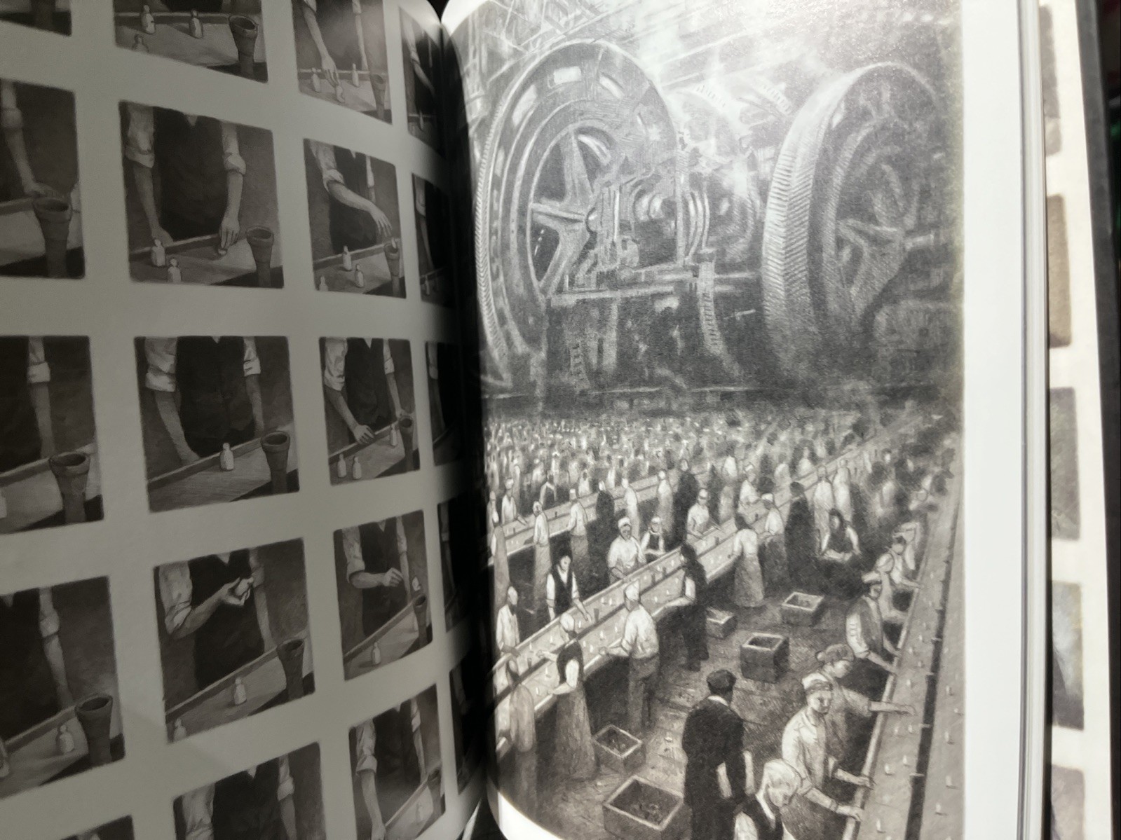 Shaun Tan The Arrival Stated First Edition HC Arthur A Levine Graphic Novel