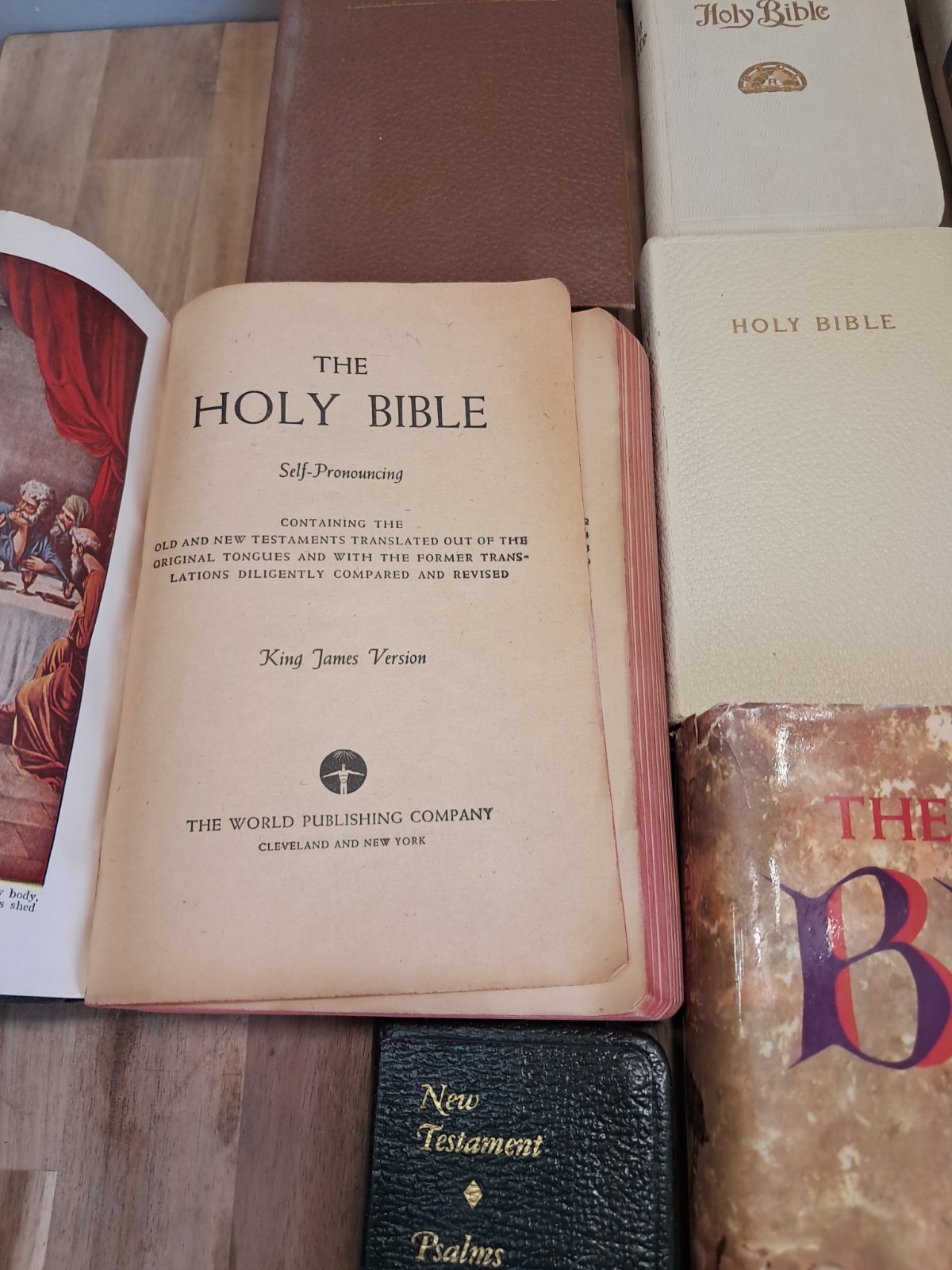 Lot Of Bibles Vintage 1960: Family Holy Bible KJV Large P82