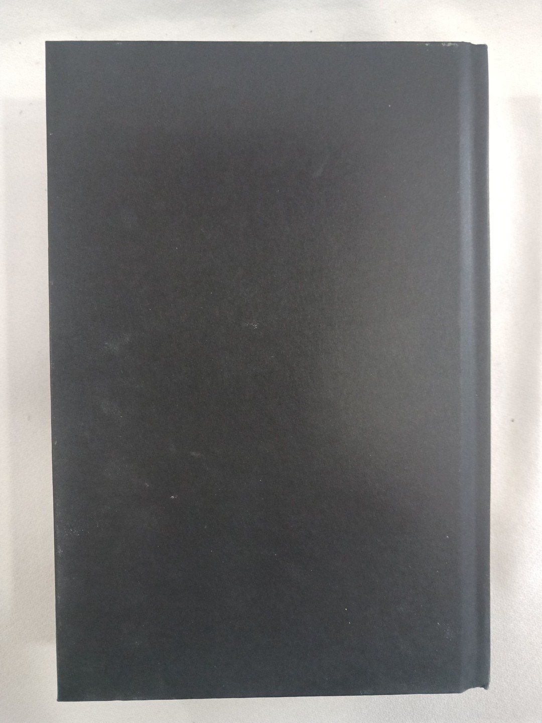 Yarros Iron Flame Black Sprayed Edges HC DJ First Edition 1st Printing LIKE-NEW