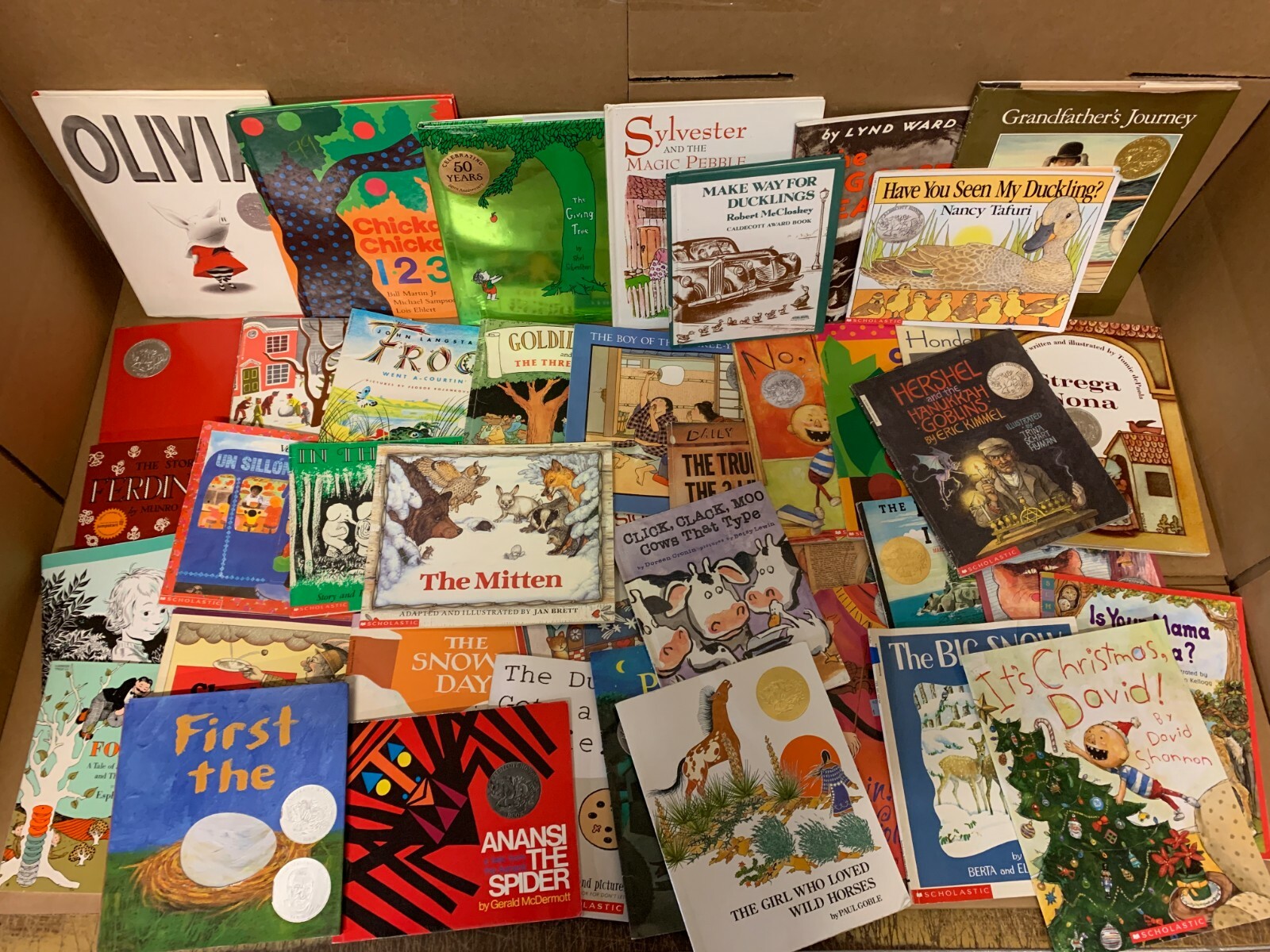 Lot of 15 Caldecott Honor Award Winning Chapter Children Kid Books AR*RANDOM MIX