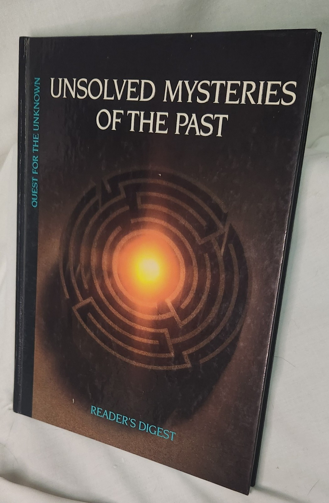Unsolved Mysteries of the Past Hardcover Reader’s Digest Editors