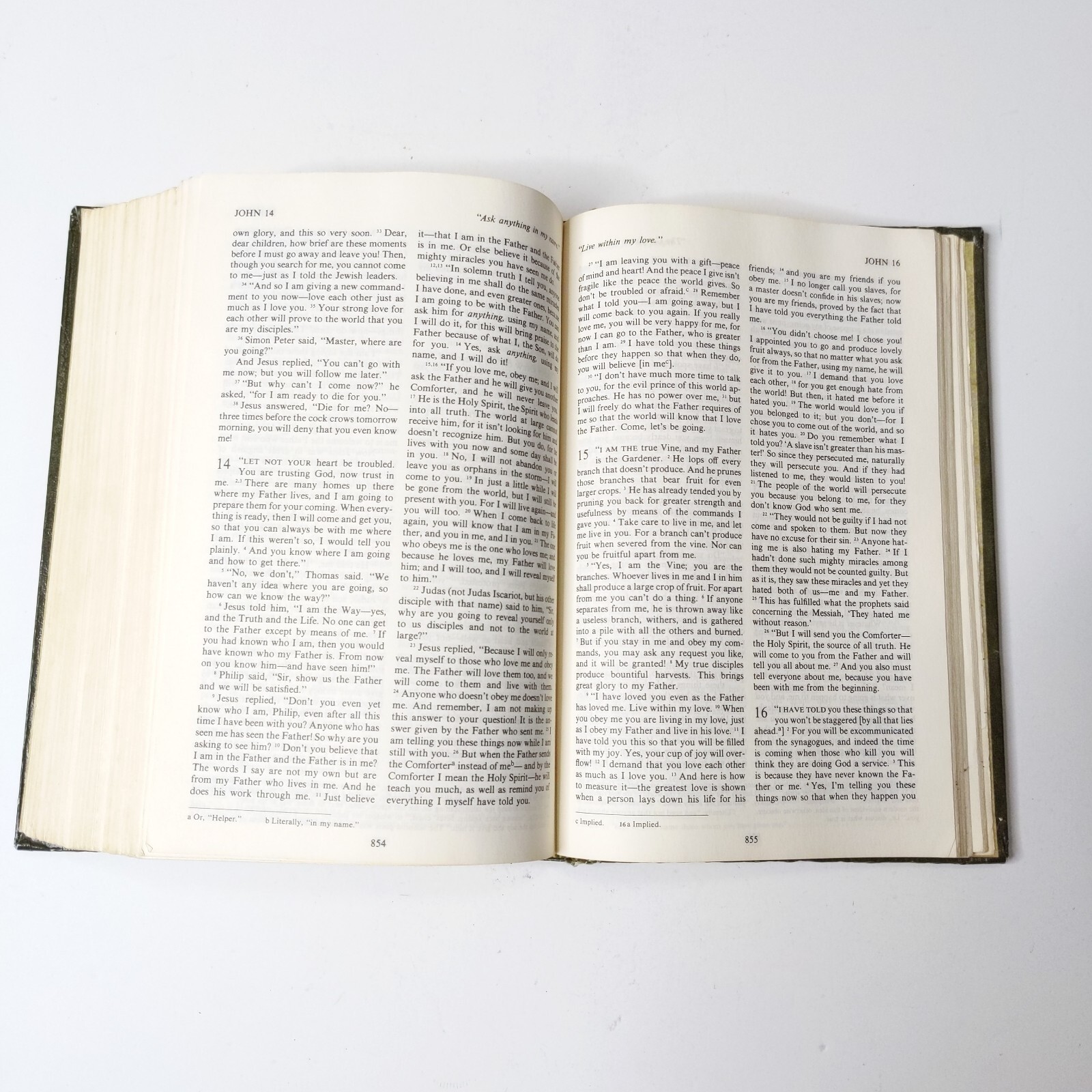 1972 The Living Bible Paraphrased Tyndale House Green Leatherette Padded HC