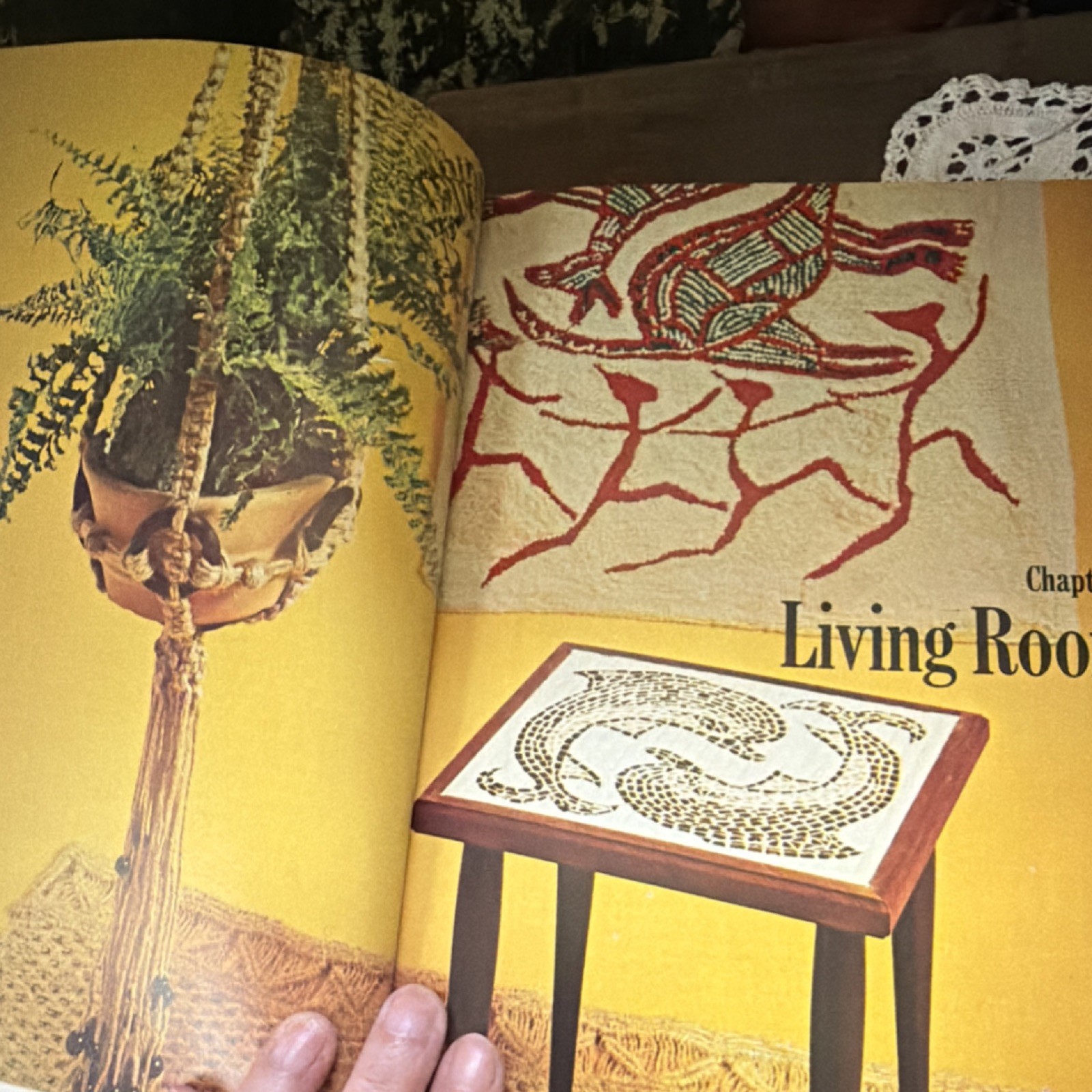 Crafts From Around the World B.J. Casselman Meredith Corp 1975 HC Illustrated
