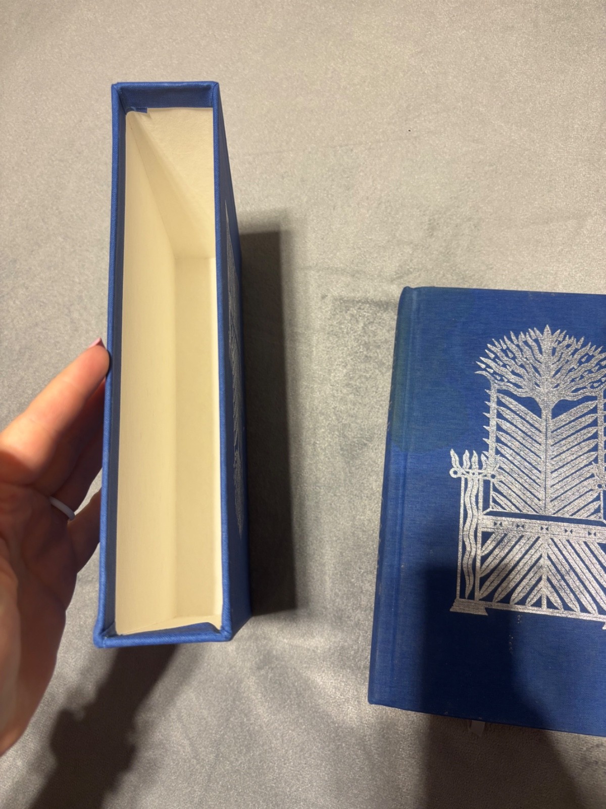 A Game of Throns George R.R. Martin 1st Print Bantam Deluxe Hardcover Slipcase