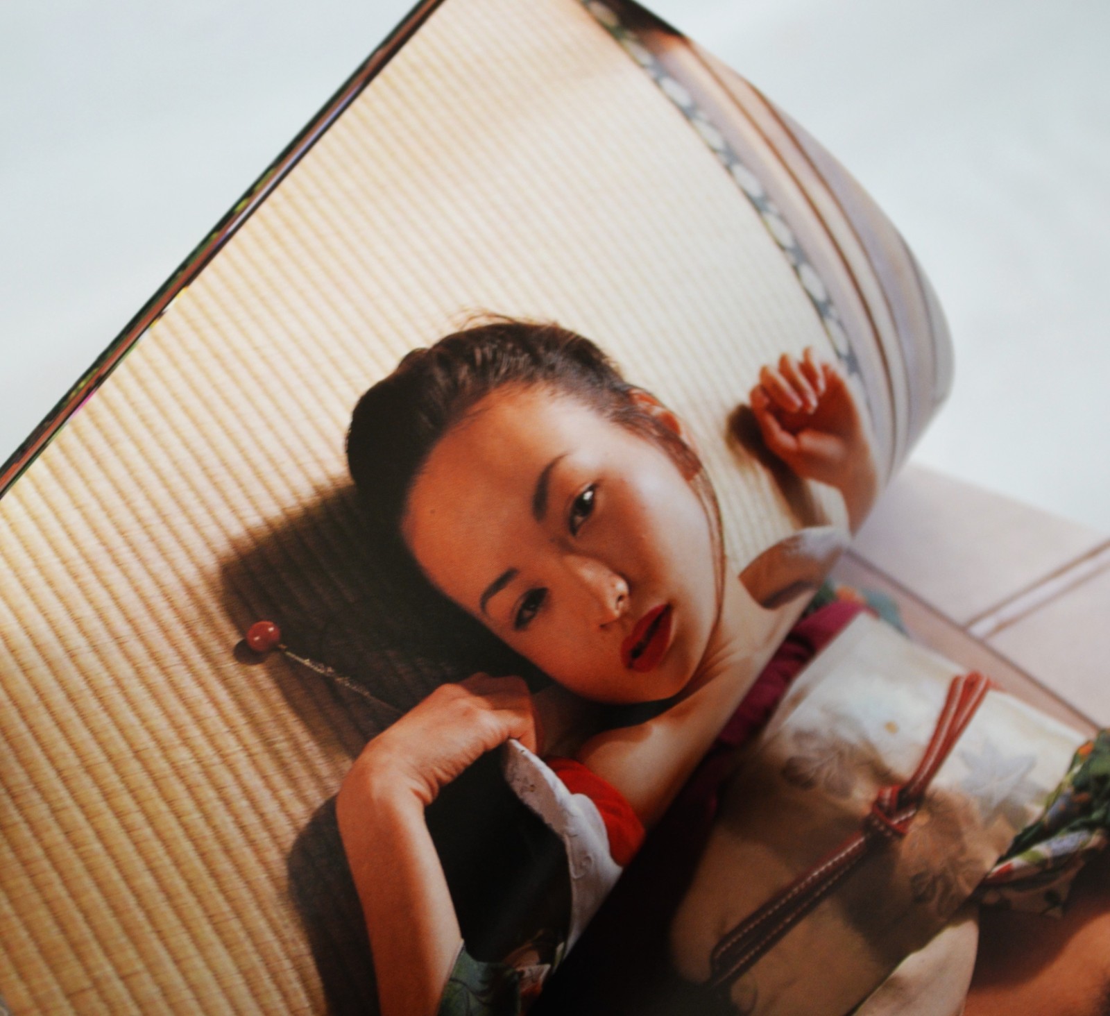 Nobuyoshi Araki photo book nude photographs 17 Idols 14.8×10.4cm 148P 1ED Obi