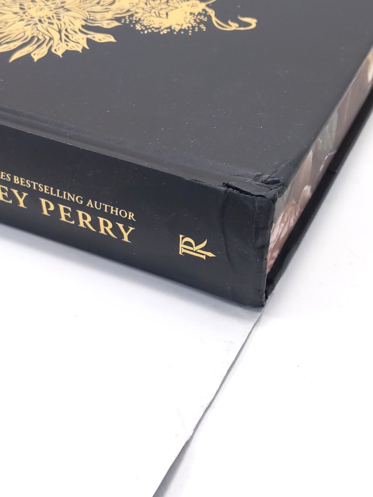 Shield of Sparrows by Devney Perry (Deluxe Target Edition) Sprayed Edges