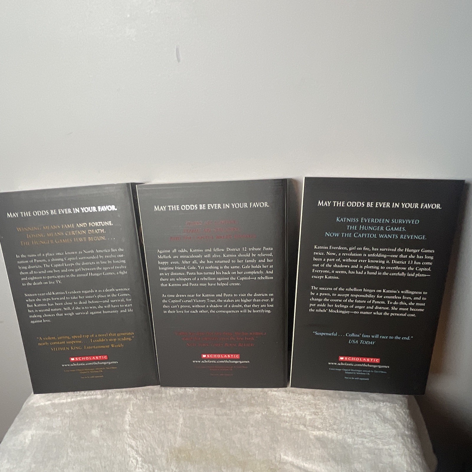 Suzanne Collins Hunger Games Trilogy 3-Book Box Set Scholastic Catching Fire