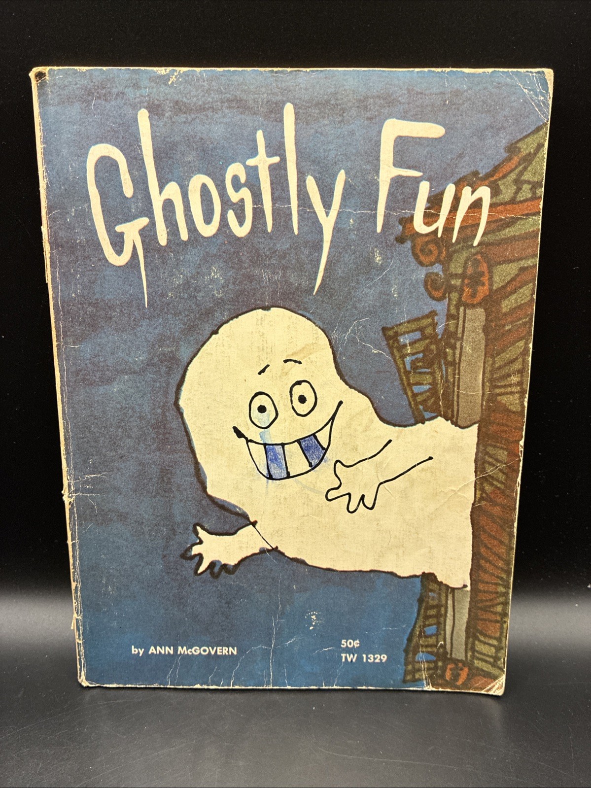 Ghostly Fun by Ann McGovern Scholastic Book Services 1970 1st Printing Spooky