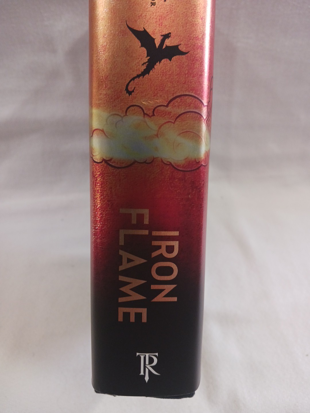 Yarros Iron Flame Black Sprayed Edges HC DJ First Edition 1st Printing LIKE-NEW