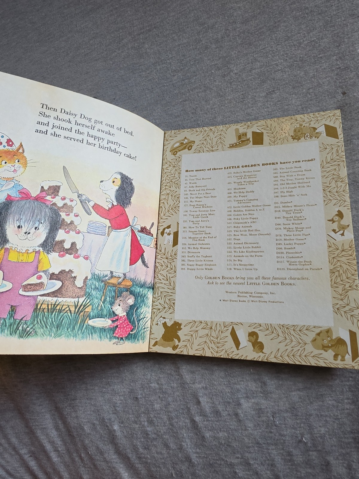 Scarce. Daisy Dog’s Wake-Up Book A Little Golden Book. First Edition Western