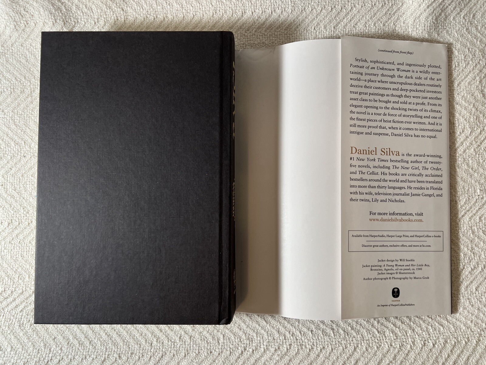 Portrait of an Unknown Woman: A Novel (Gabriel Allon, 22) by Silva, Daniel