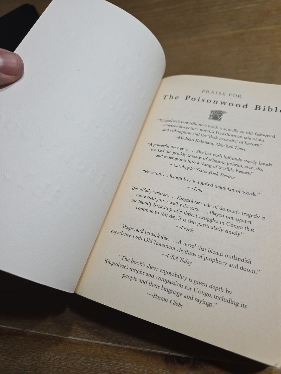 Poisonwood Bible by Barbara Kingsolver (1999, Trade Paperback) 1st Edition