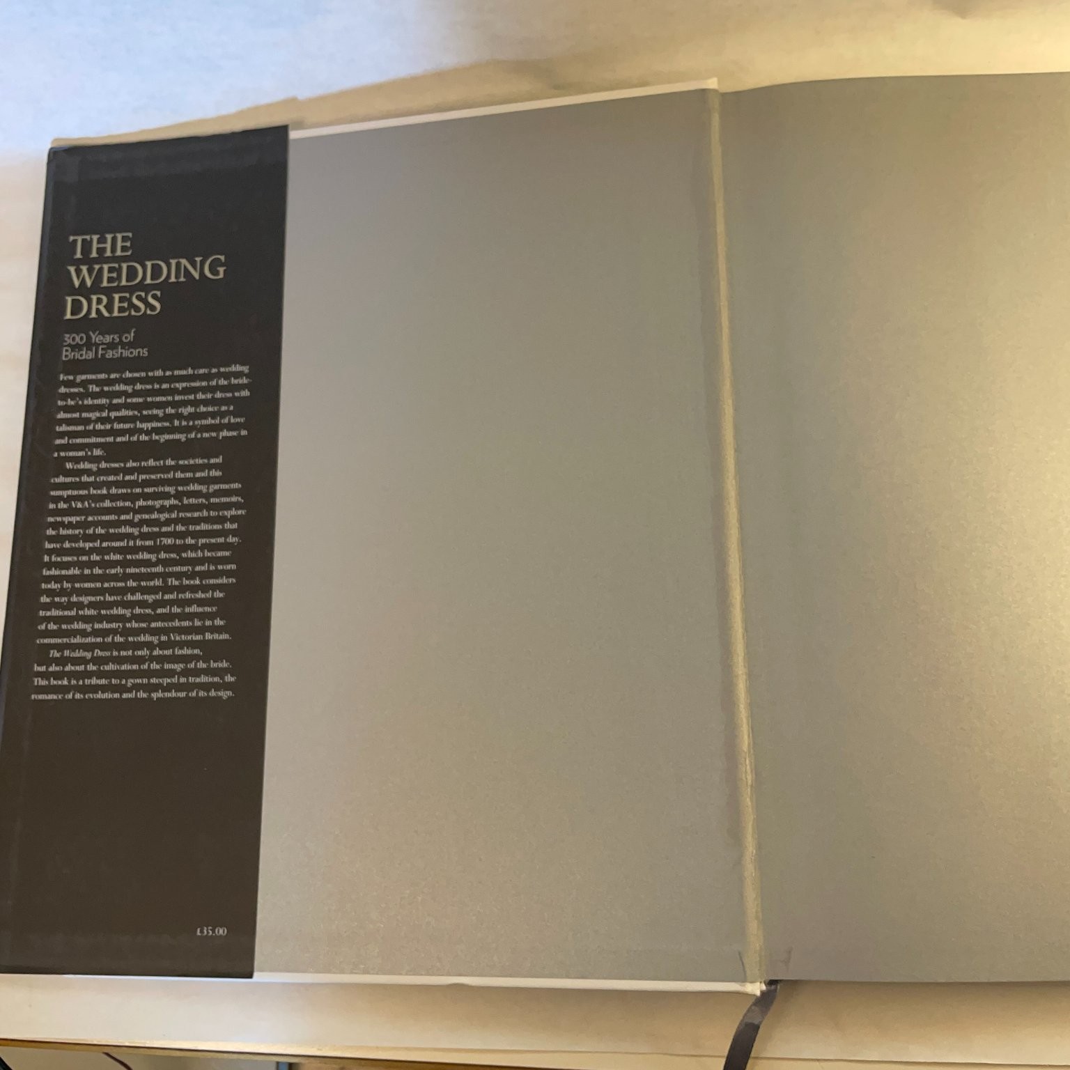 The Wedding Dress 300 Years Bridal Fashions Edwina Ehrman 2011 First Edition V&A