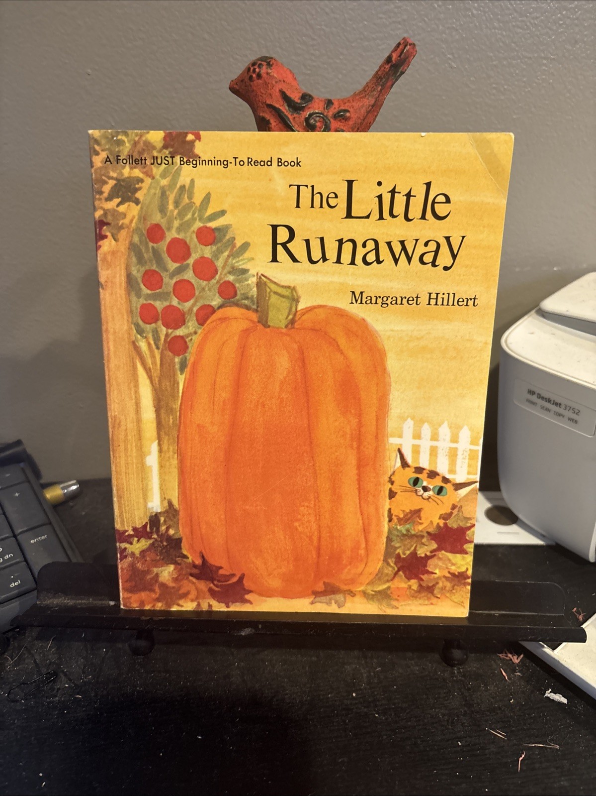 Little Runaway, the (Beginning-To-Read) Hillert, Margaret|Anderson, Irv libr…