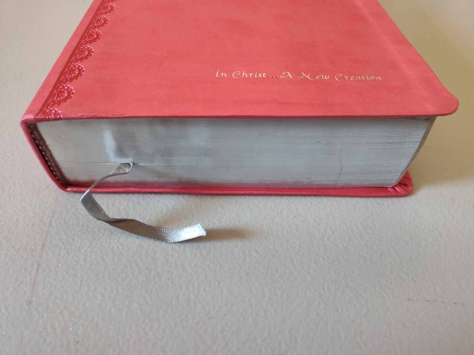 The MacArthur Study Bible: NIV Sunset Pink Leathersoft in Box Clean 2013